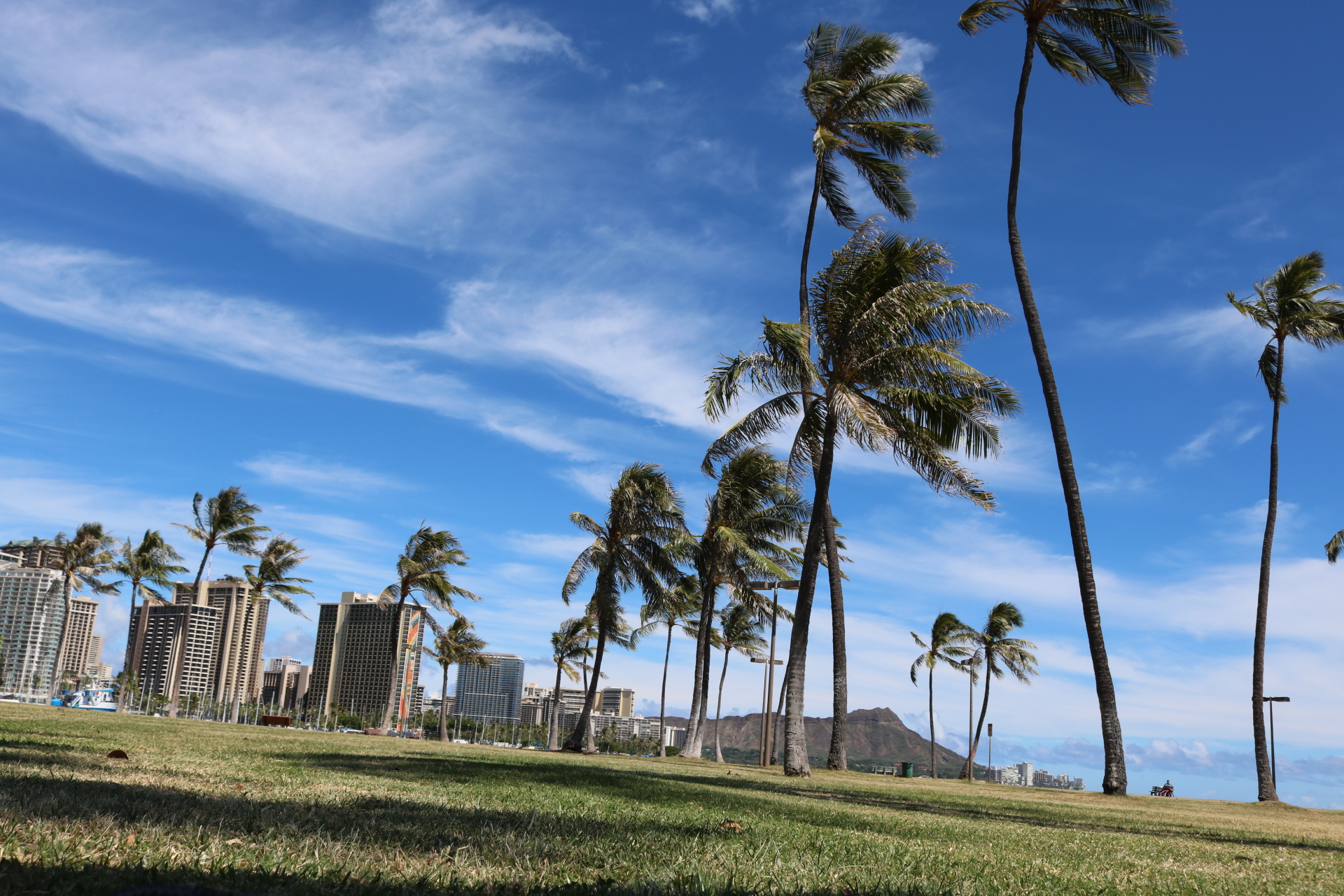 癒しの時間、海、ダイアモンドヘッド、空、雲、飛行機をながめる